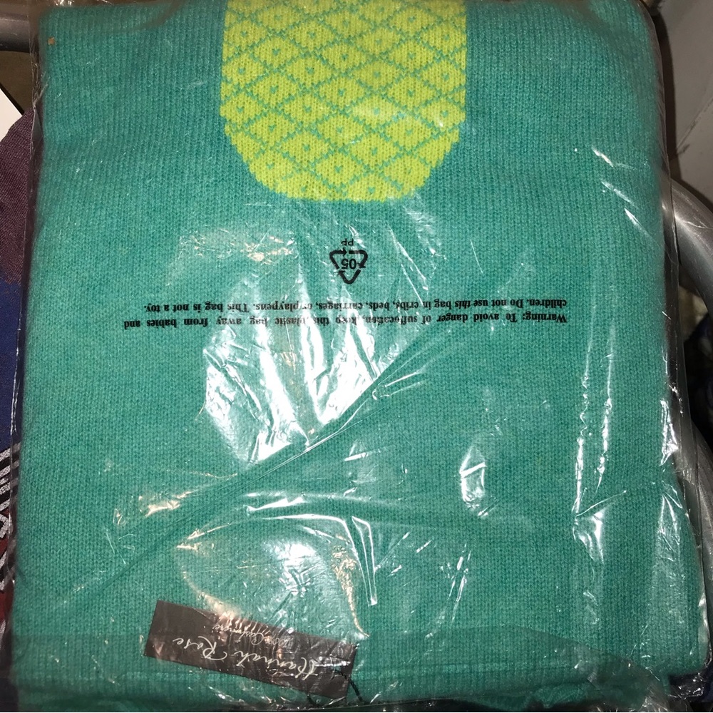 Hannah Rose Women Green Yellow Pineapple 100% Cashmere Sweater NWT - Picture 2 of 6